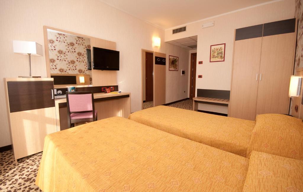 Hotel Brindor Poirino Room photo